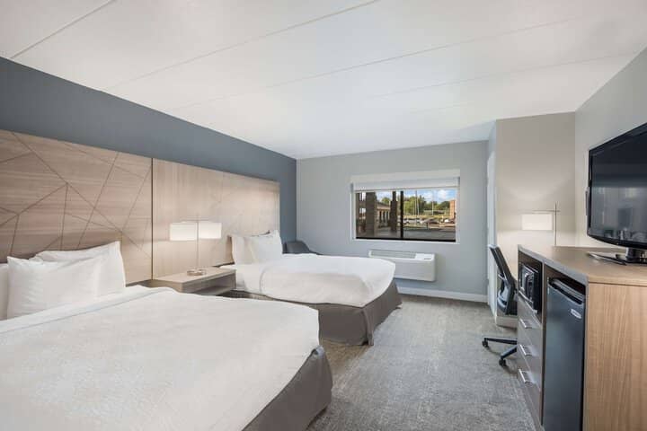 Room 33 of 52