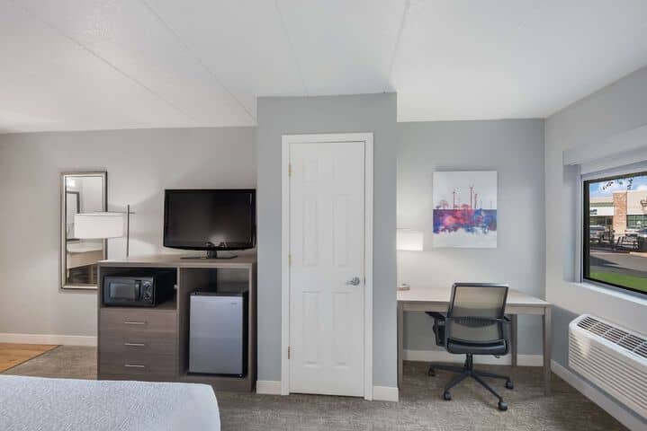 Room 5 of 52