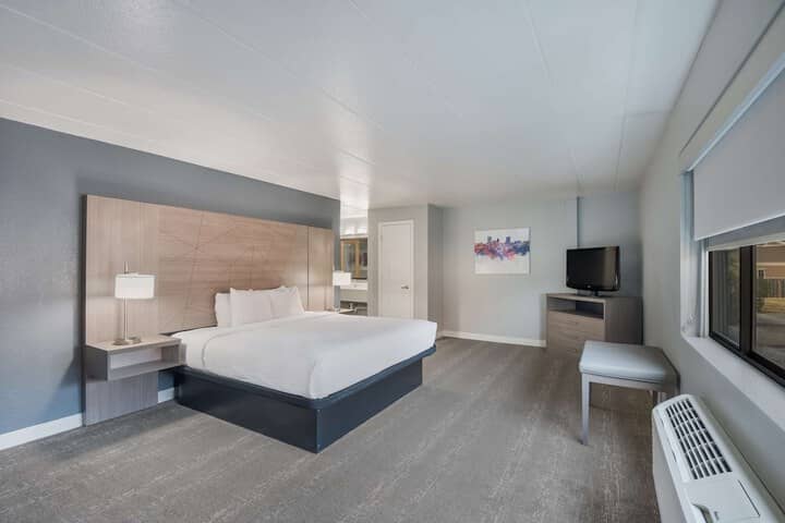 Room 15 of 52