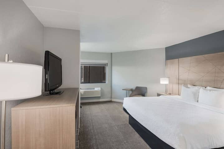 Room 34 of 52