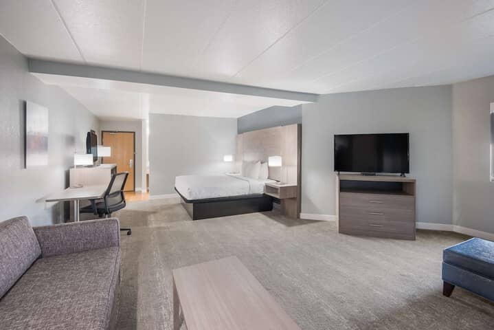 Room 35 of 52